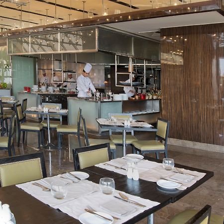 开罗塞米勒米斯洲际酒店 外观 照片 The restaurant's interior