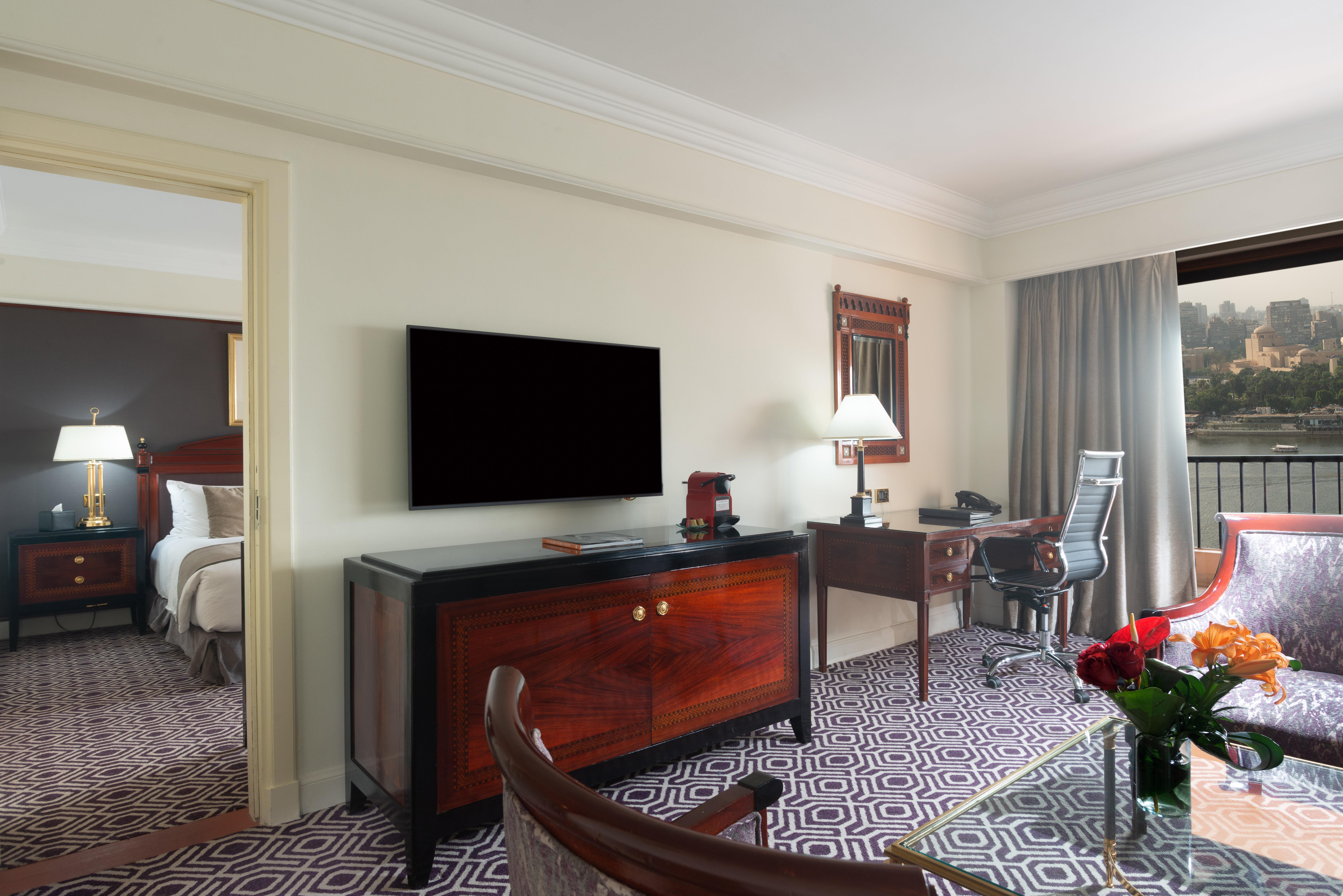 开罗塞米勒米斯洲际酒店 外观 照片 A suite at the Four Seasons Hotel, Cairo