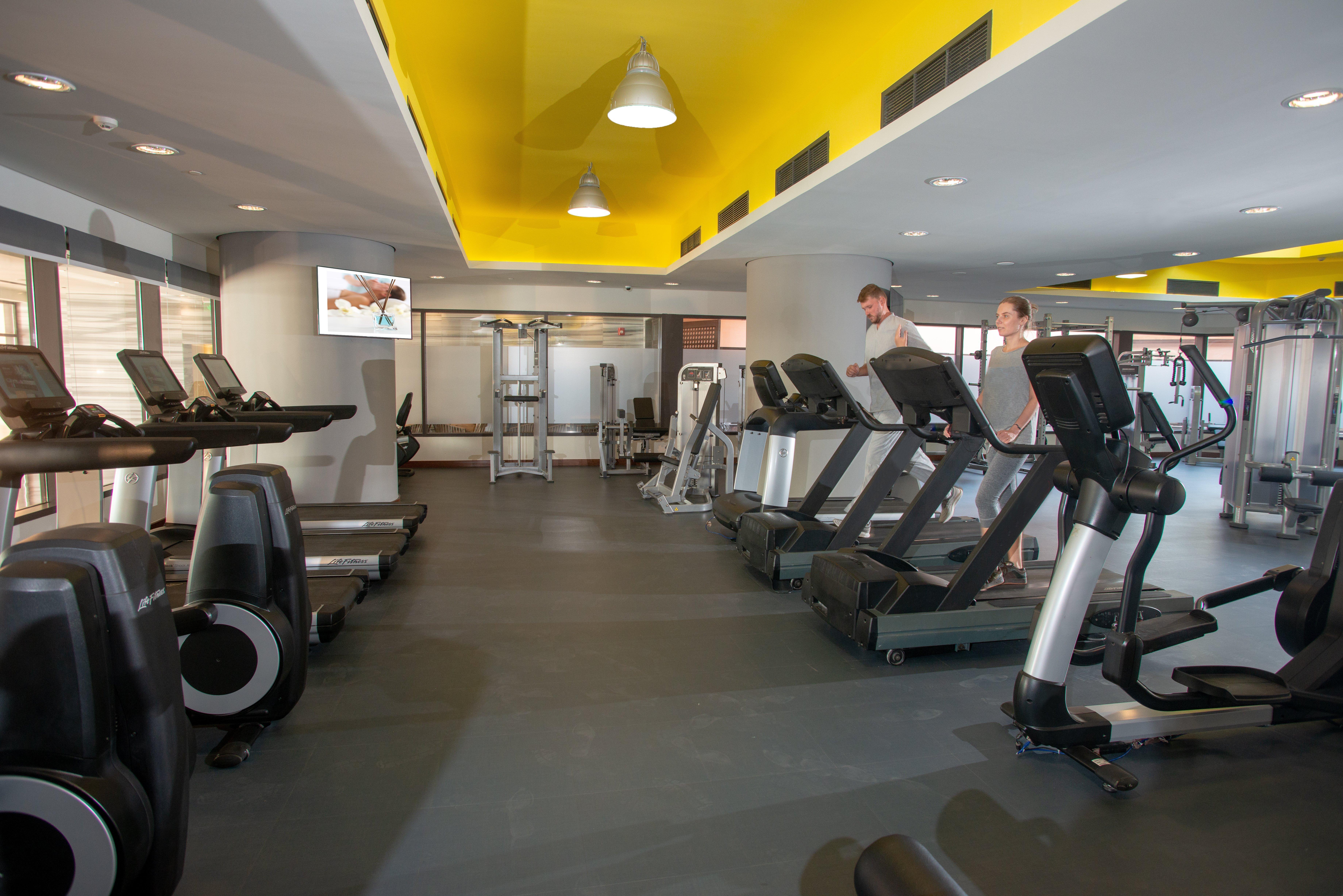 开罗塞米勒米斯洲际酒店 外观 照片 The gym at the hotel