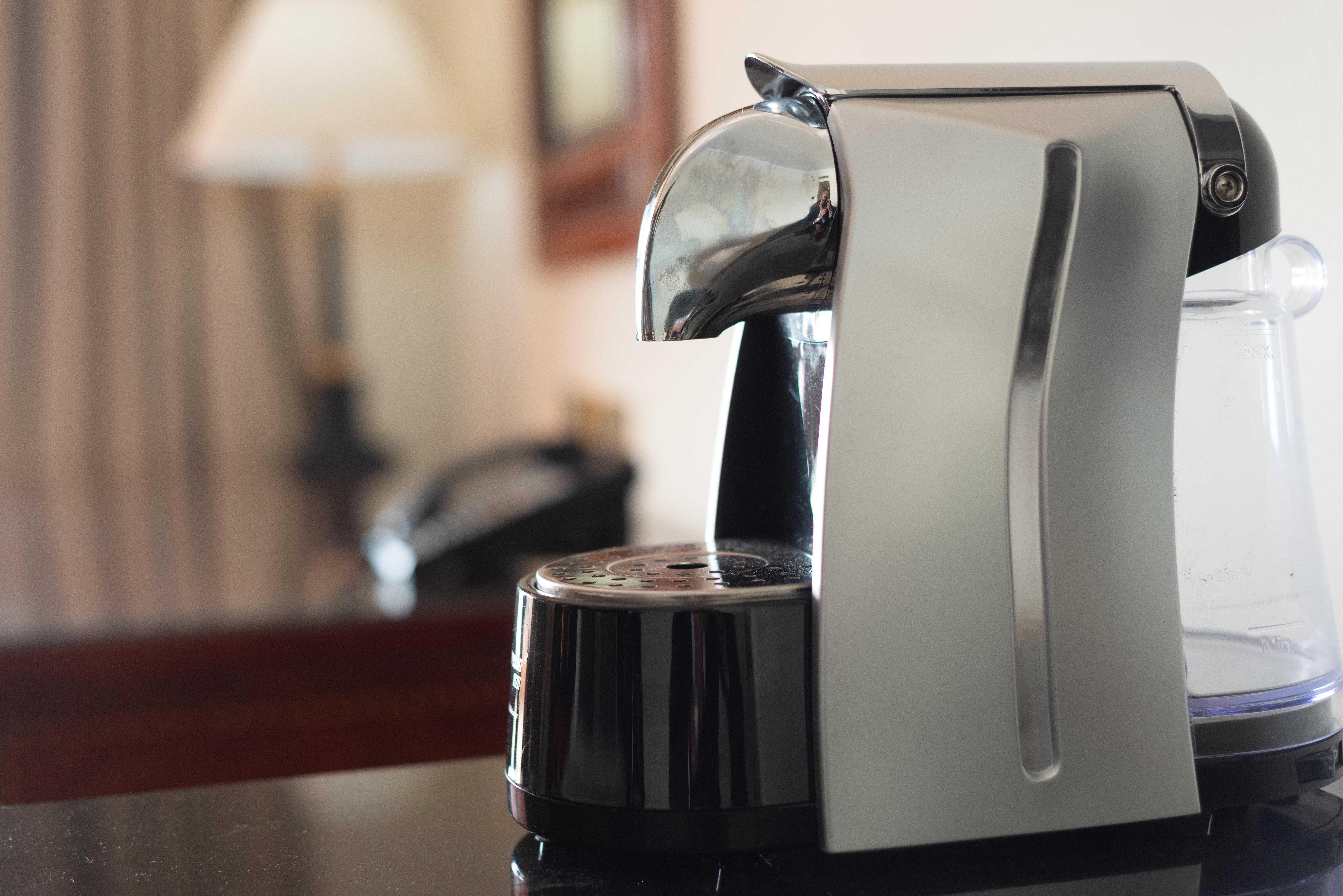 开罗塞米勒米斯洲际酒店 外观 照片 A single-serve coffee brewer