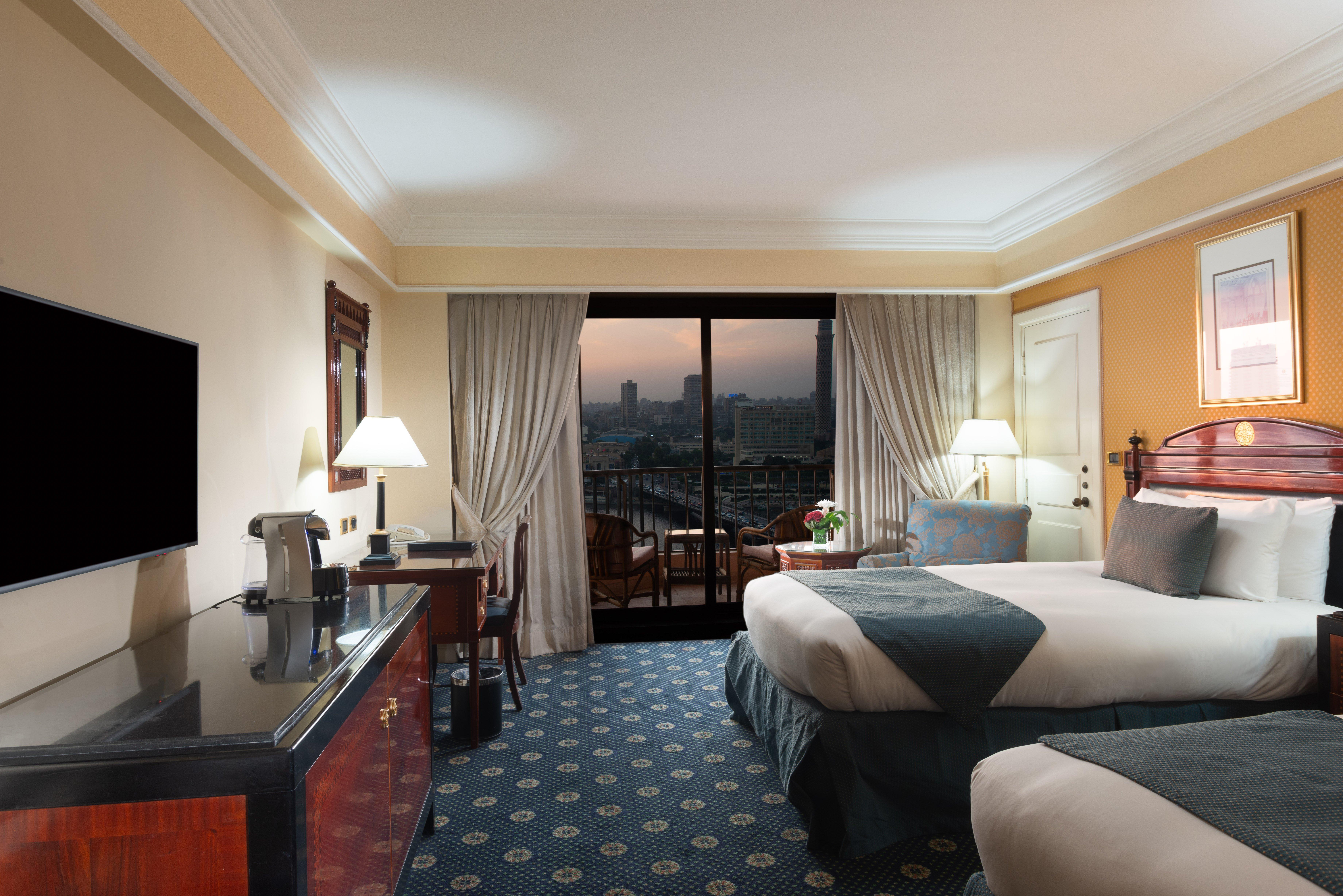 开罗塞米勒米斯洲际酒店 外观 照片 A guest room at the Sheraton Cairo