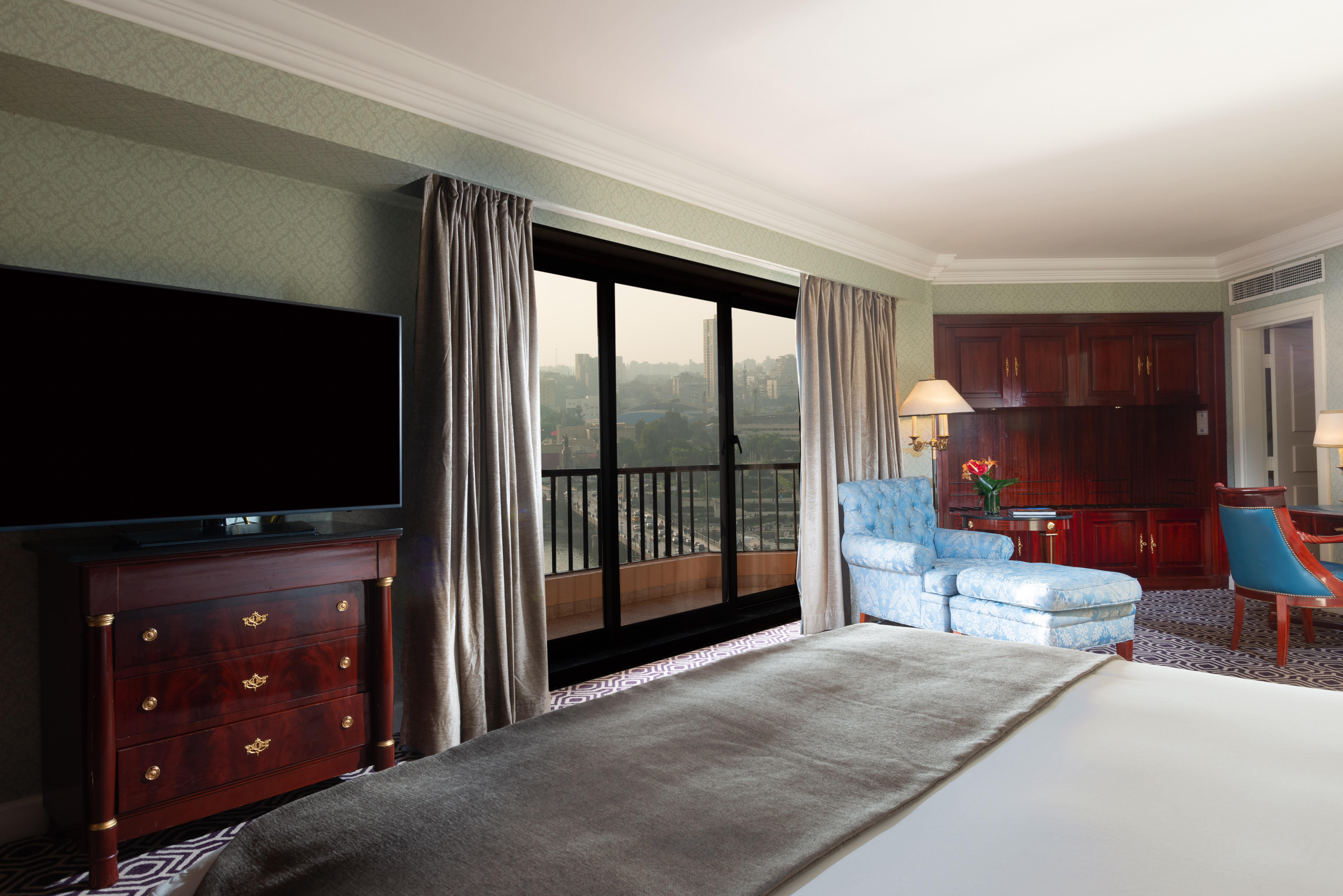 开罗塞米勒米斯洲际酒店 外观 照片 A room at the Four Seasons Hotel, Cairo