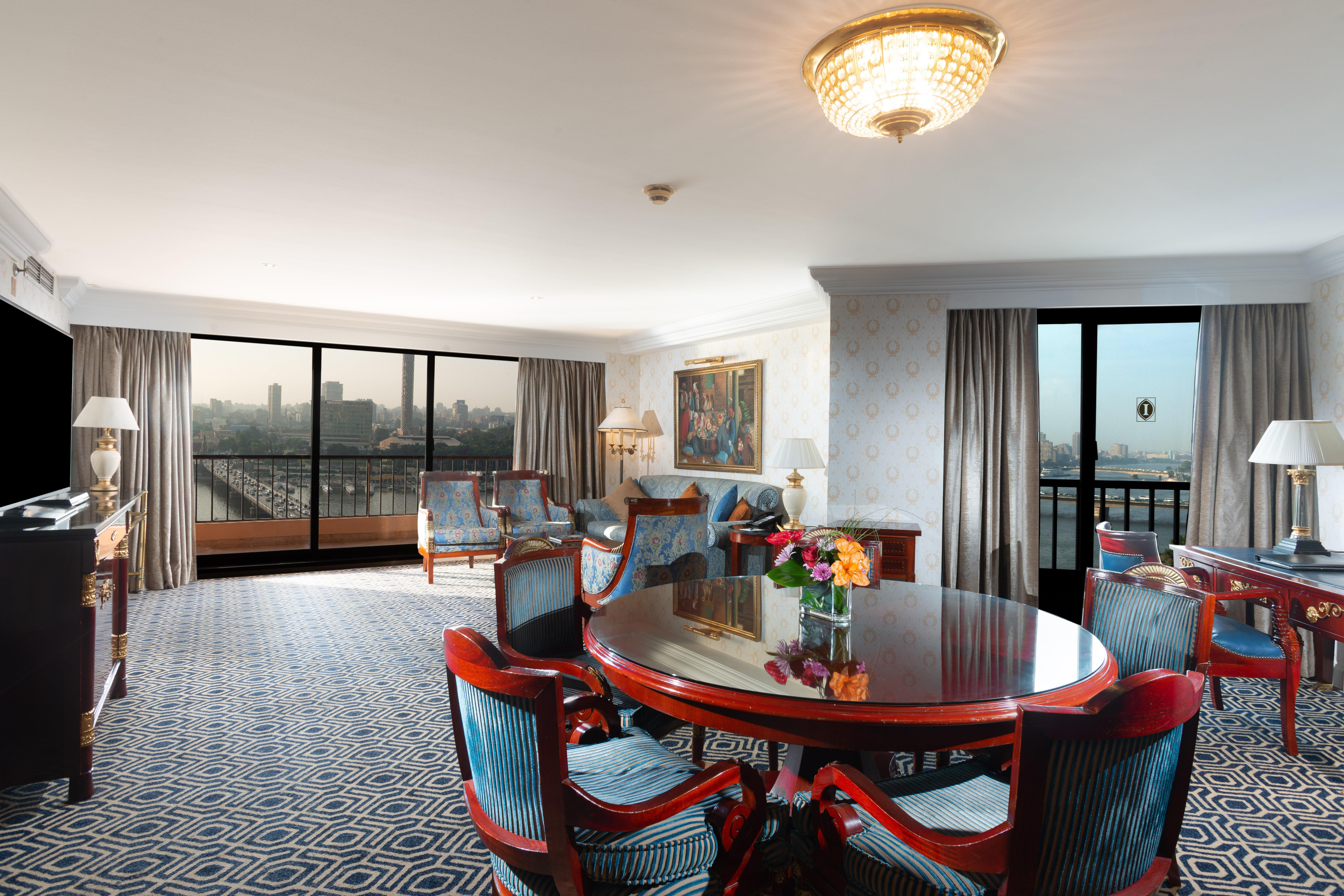 开罗塞米勒米斯洲际酒店 外观 照片 A suite at the Grand Hyatt Hotel, Cairo