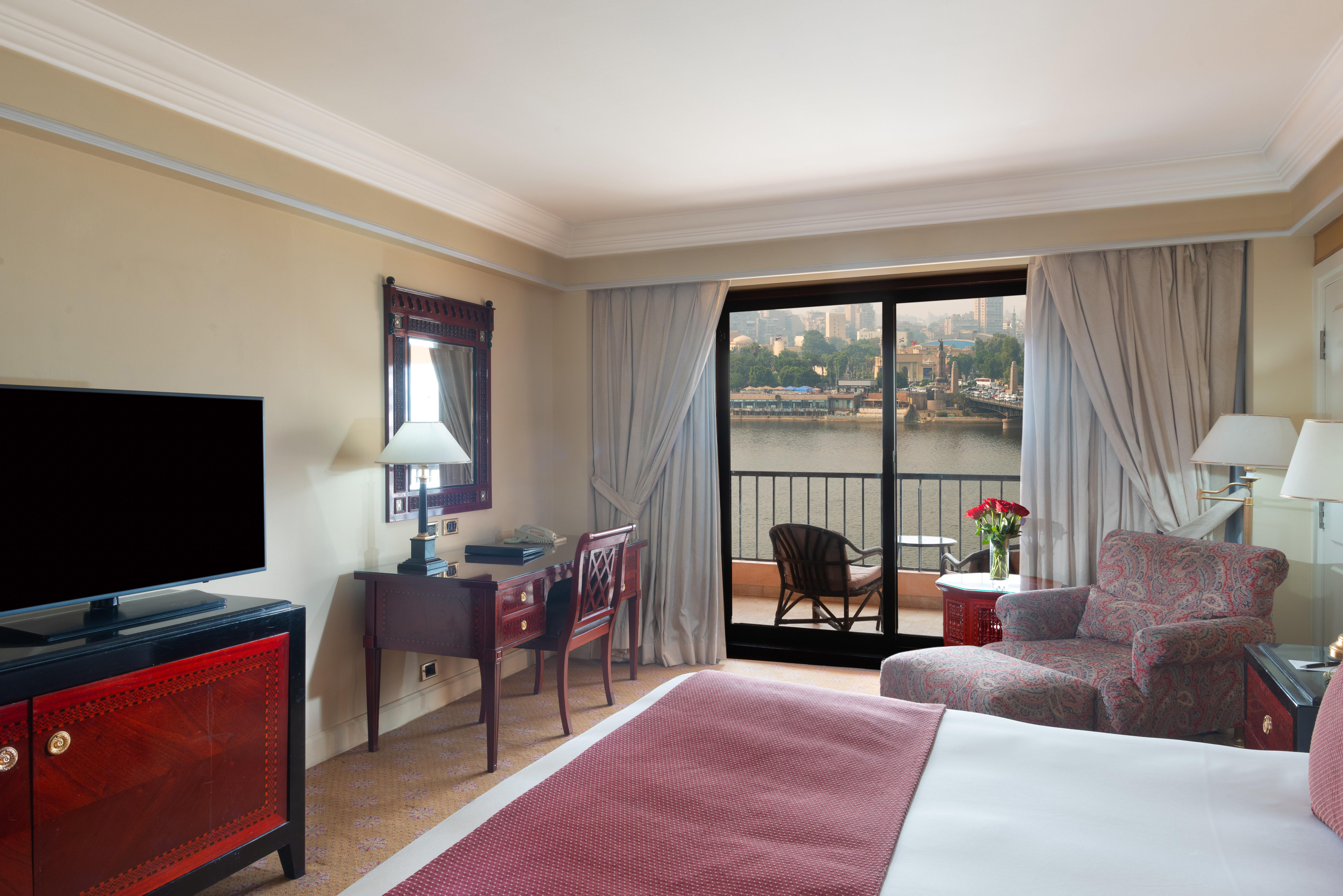 开罗塞米勒米斯洲际酒店 外观 照片 A room at the Four Seasons Hotel, Cairo