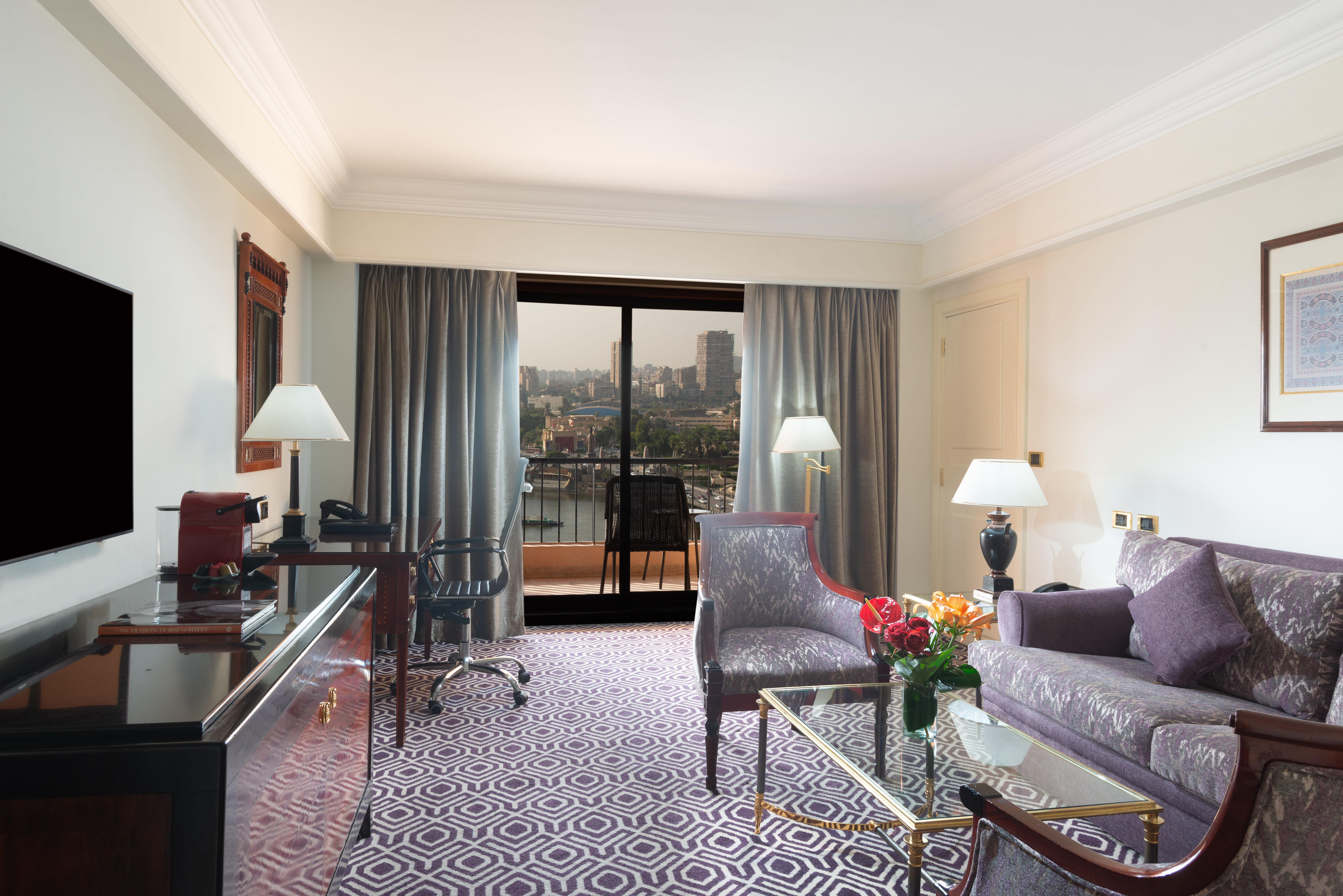 开罗塞米勒米斯洲际酒店 外观 照片 A suite at the Cairo Marriott