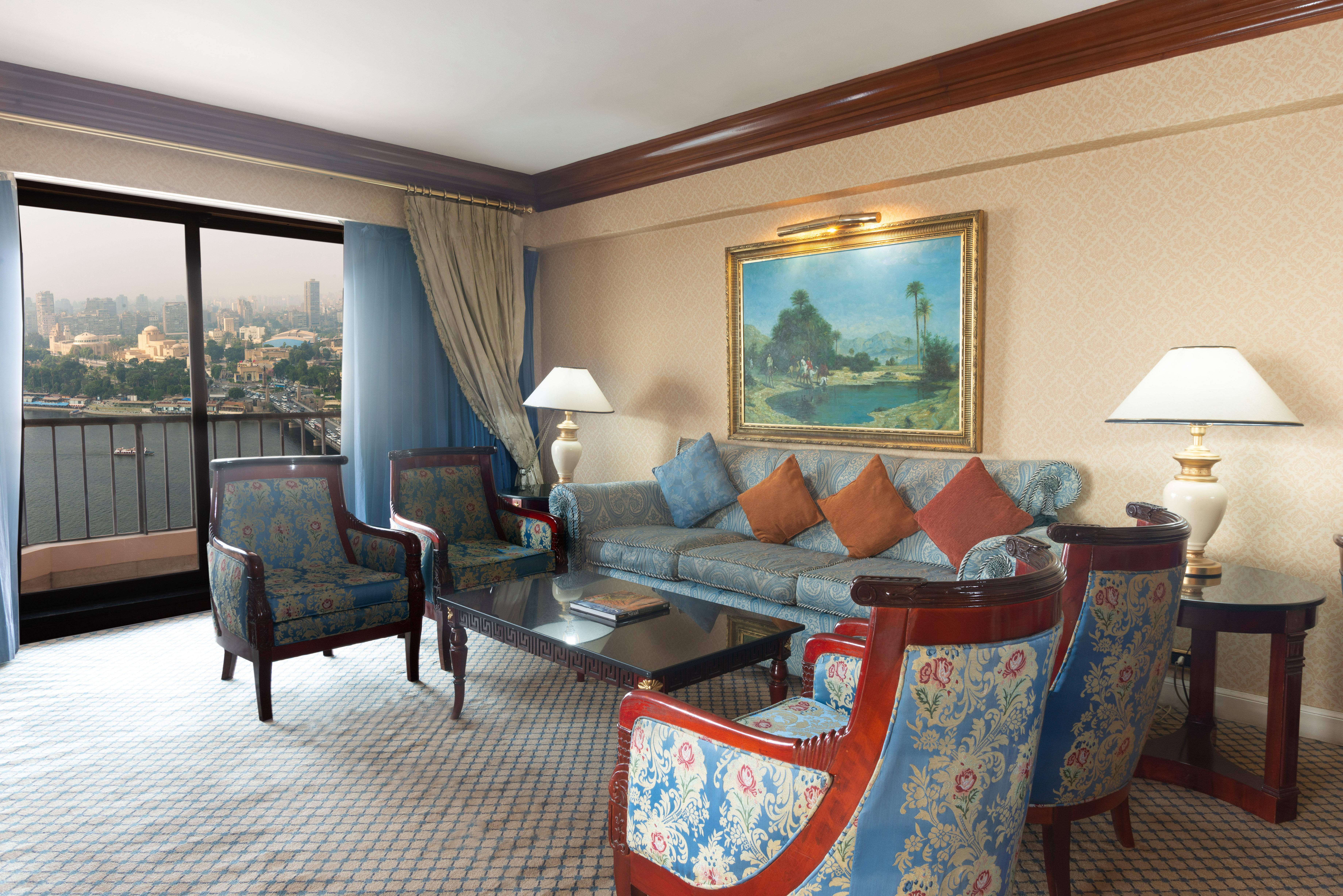 开罗塞米勒米斯洲际酒店 外观 照片 A suite at the Four Seasons Hotel, Cairo